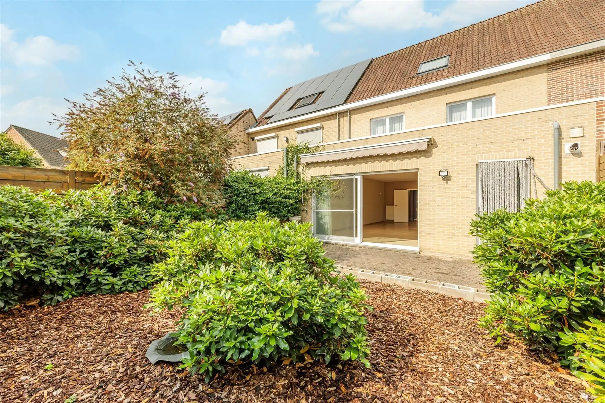 Instapklare ruime woning met 4 slpkmrs. en tuin foto 25