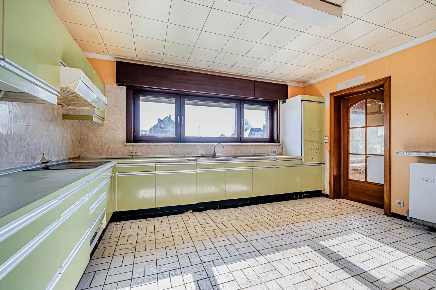 Vrijstaande woning met 3 slaapkamers, gelegen op een mooi perceel van 910m² foto 7