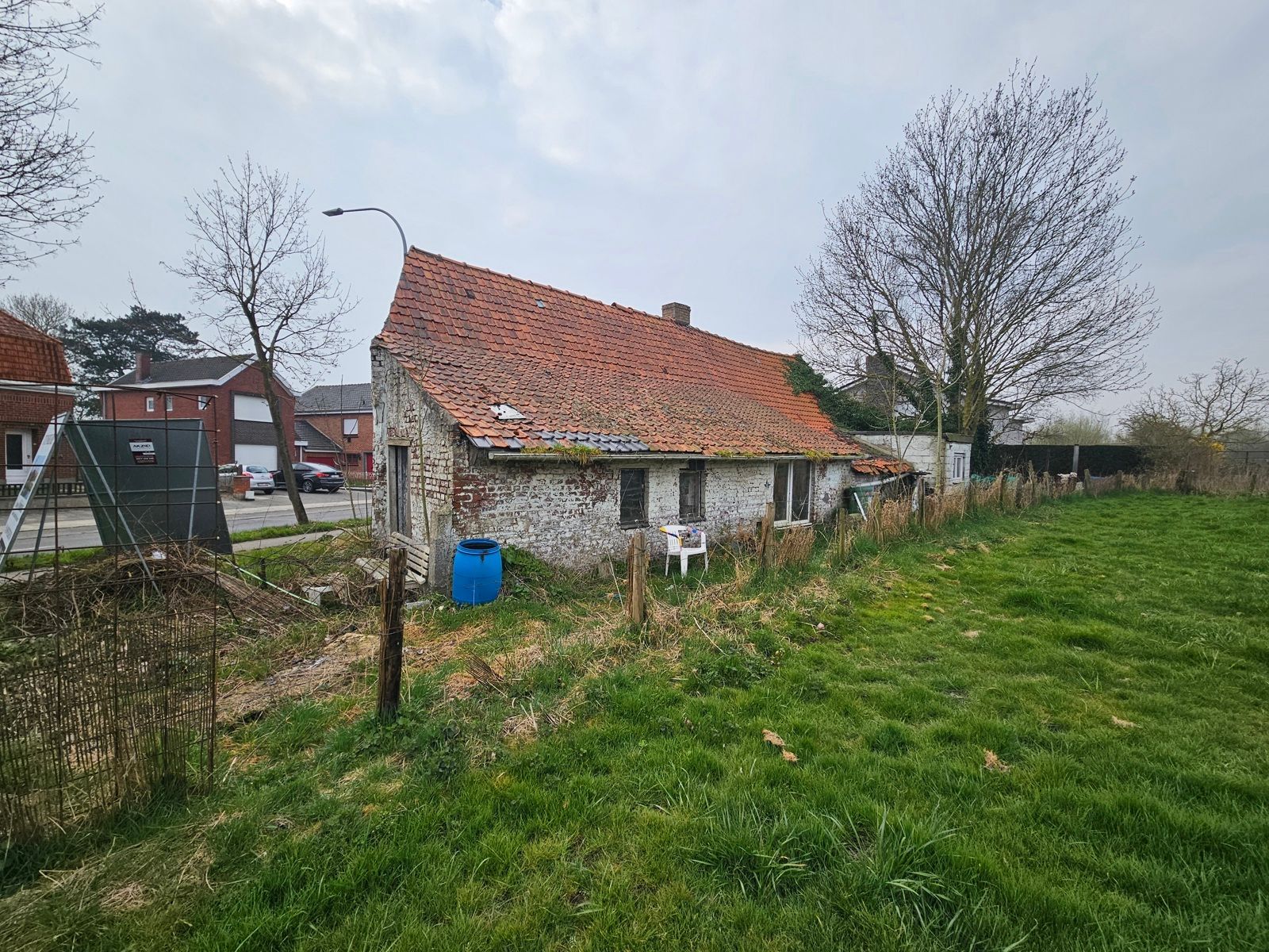 Charmant te renoveren huisje ! foto 3