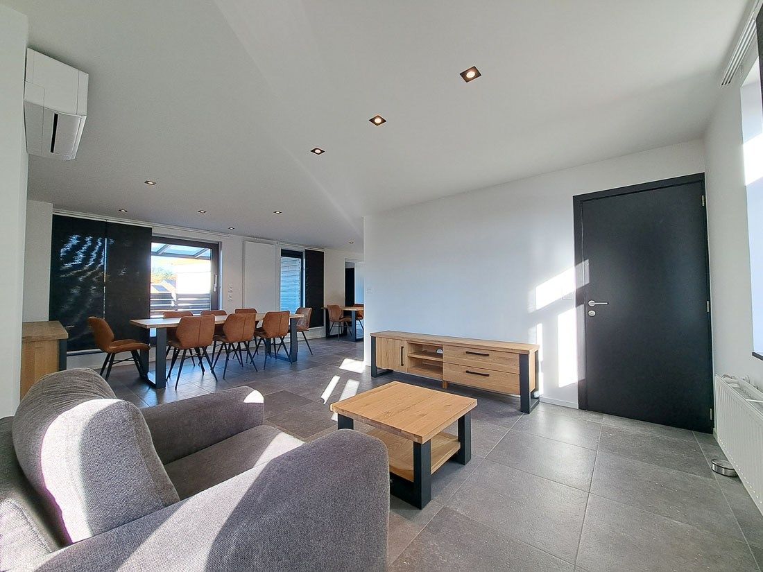 Instapklaar ruim duplex appartement te Rekem foto 2