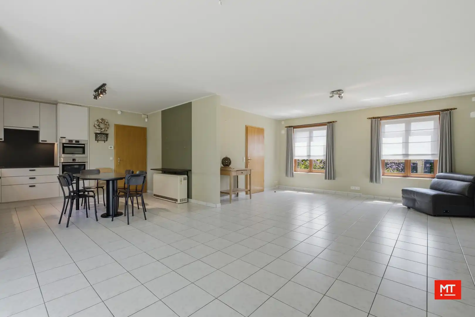 Alleenstaande woning met 4 slaapkamers, zonnige tuin en garage op de Molenhoek foto 5