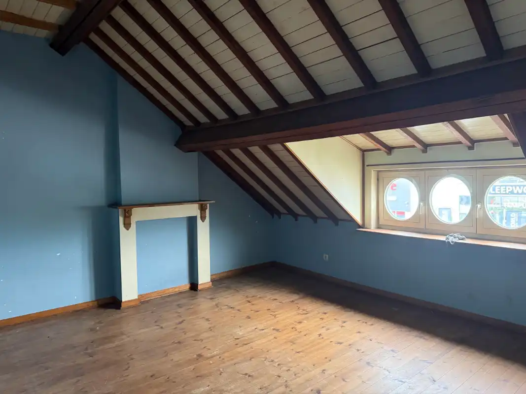 Gezellig appartement met commercieel gelijkvloers op toplocatie nabij centrum Dendermonde. foto 7