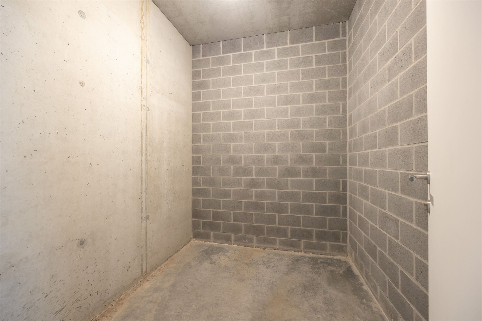 Lichtrijk en luxueus appartement met omvattende tuin foto 32