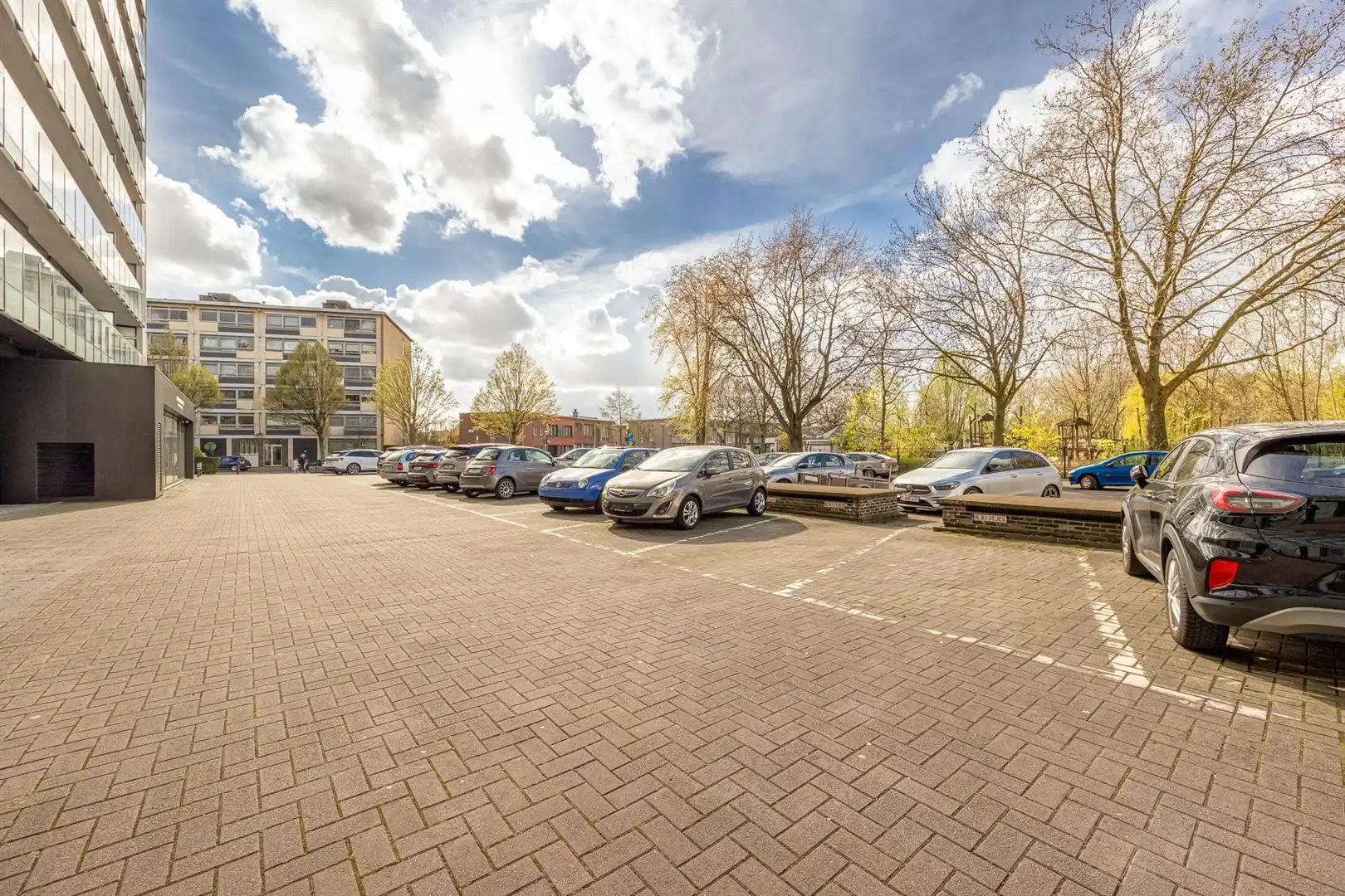 Veelzijdige commerciële ruimte met privé parkeerplaatsen  foto 29