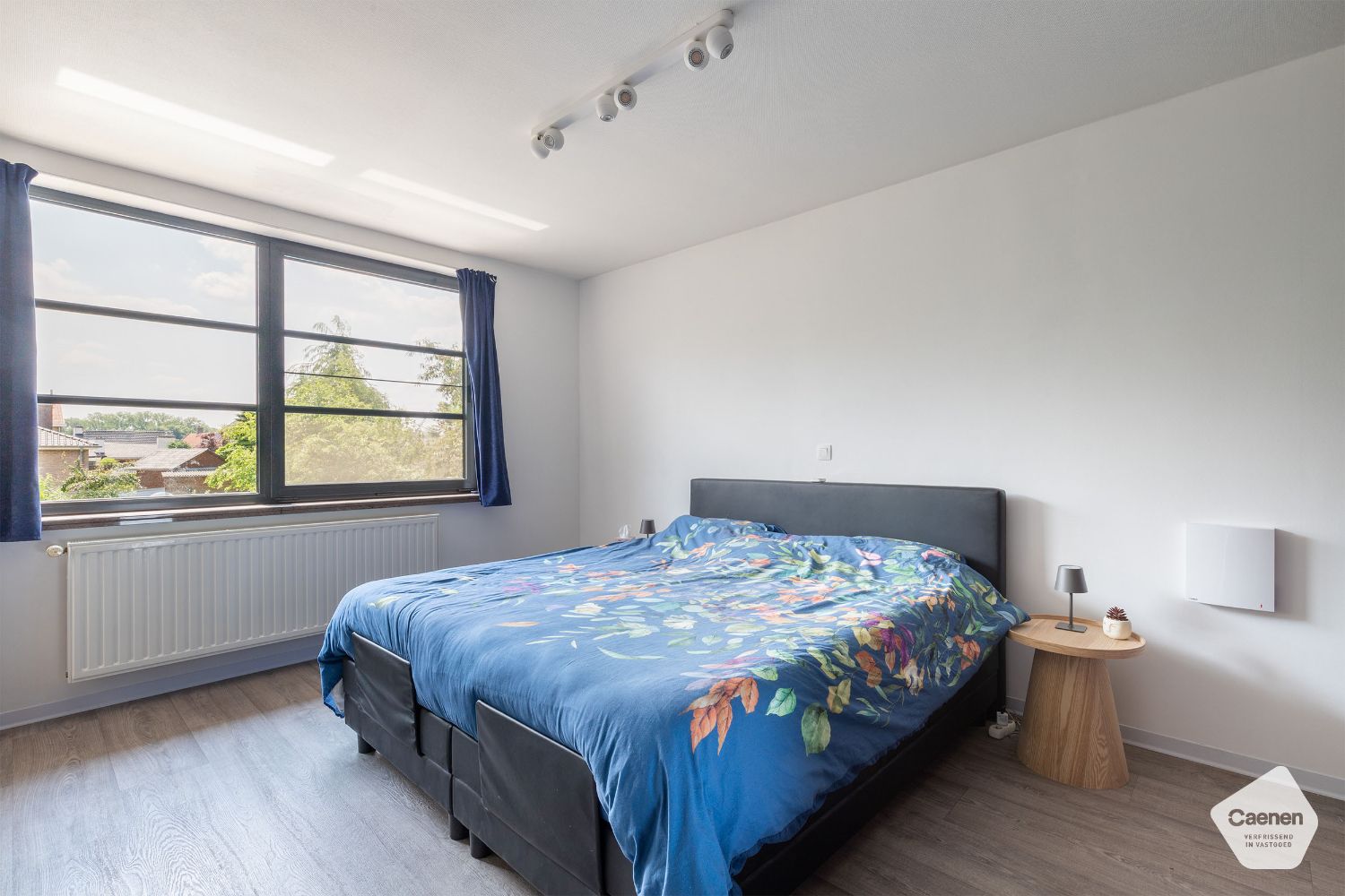UNIEKE & LUCHTIGE ALLEENSTAANDE WONING met 4 SLAAPKAMERS ,RUIME GARAGE en TUIN foto 10