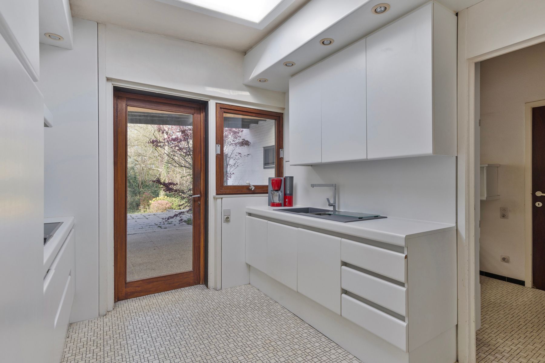 Te renoveren architecturale villa op ruim perceel van 18are foto 11