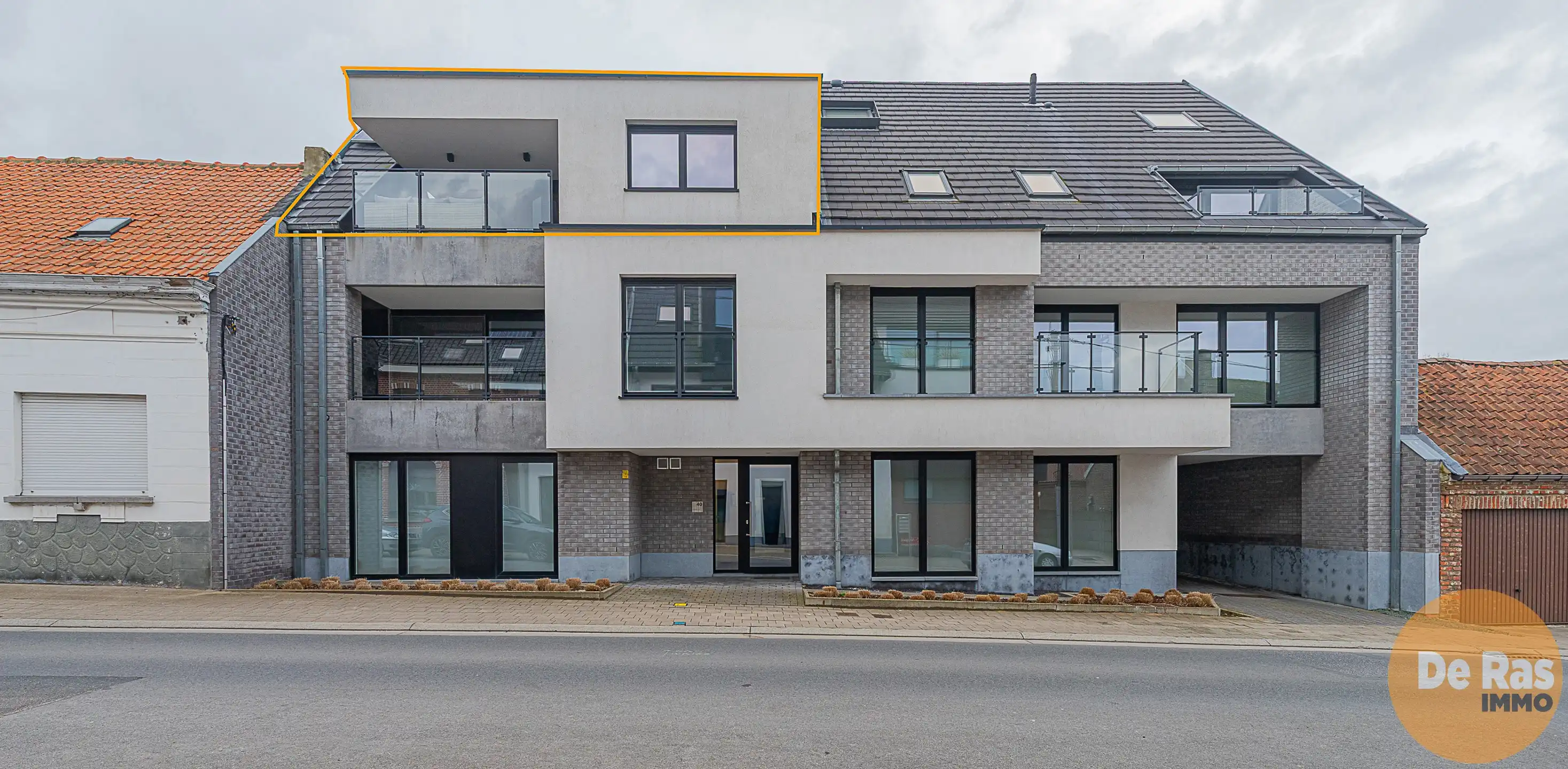 WANZELE - Recente, ruime duplex met 2 slp - terras - garage foto {{pictureIndex}}