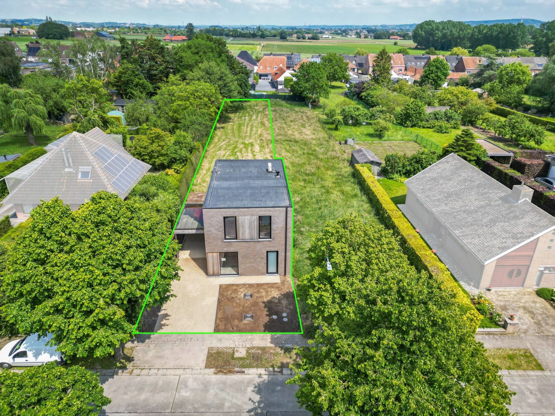 Knappe nieuwbouwwoning met carport! foto 1