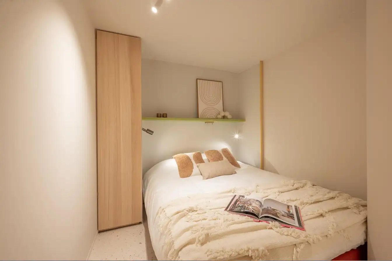 Zeer mooi gerenoveerd appartement met frontaal zeezicht op Zeedijk in het Het Zoute, gelegen vlakbij het Albertplein. foto 14