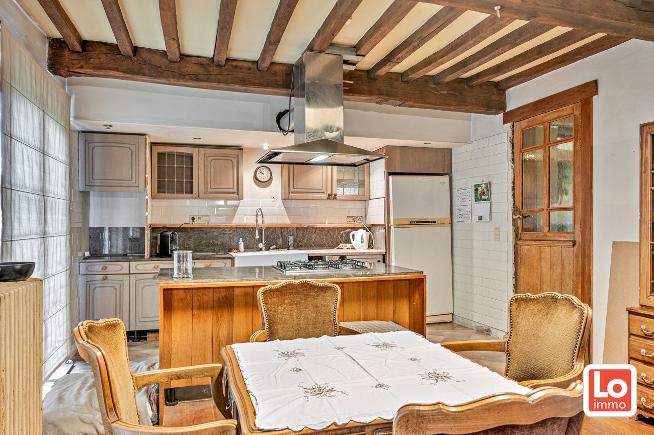 VERKOCHT!! Ruime alleenstaande volledig te renoveren woning met afzonderlijke garage op een makkelijk bereikbare locatie in Desteldonk. foto 13