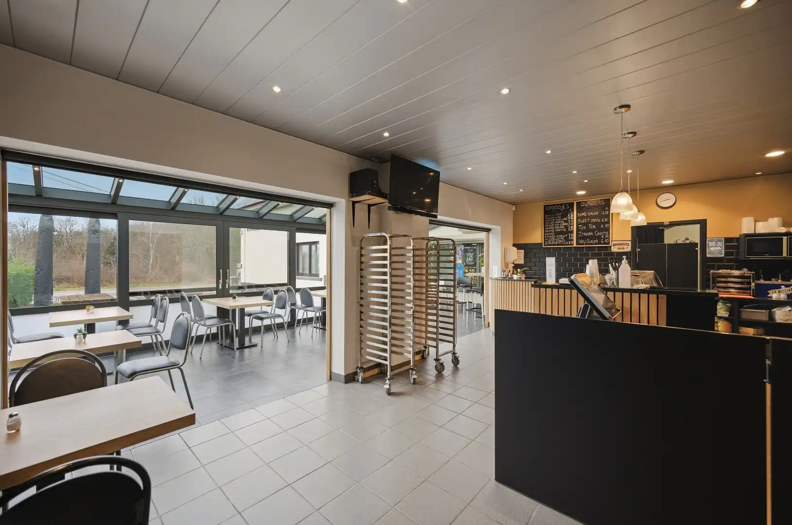 Instapklare woning met handelspand op een goede locatie foto 22