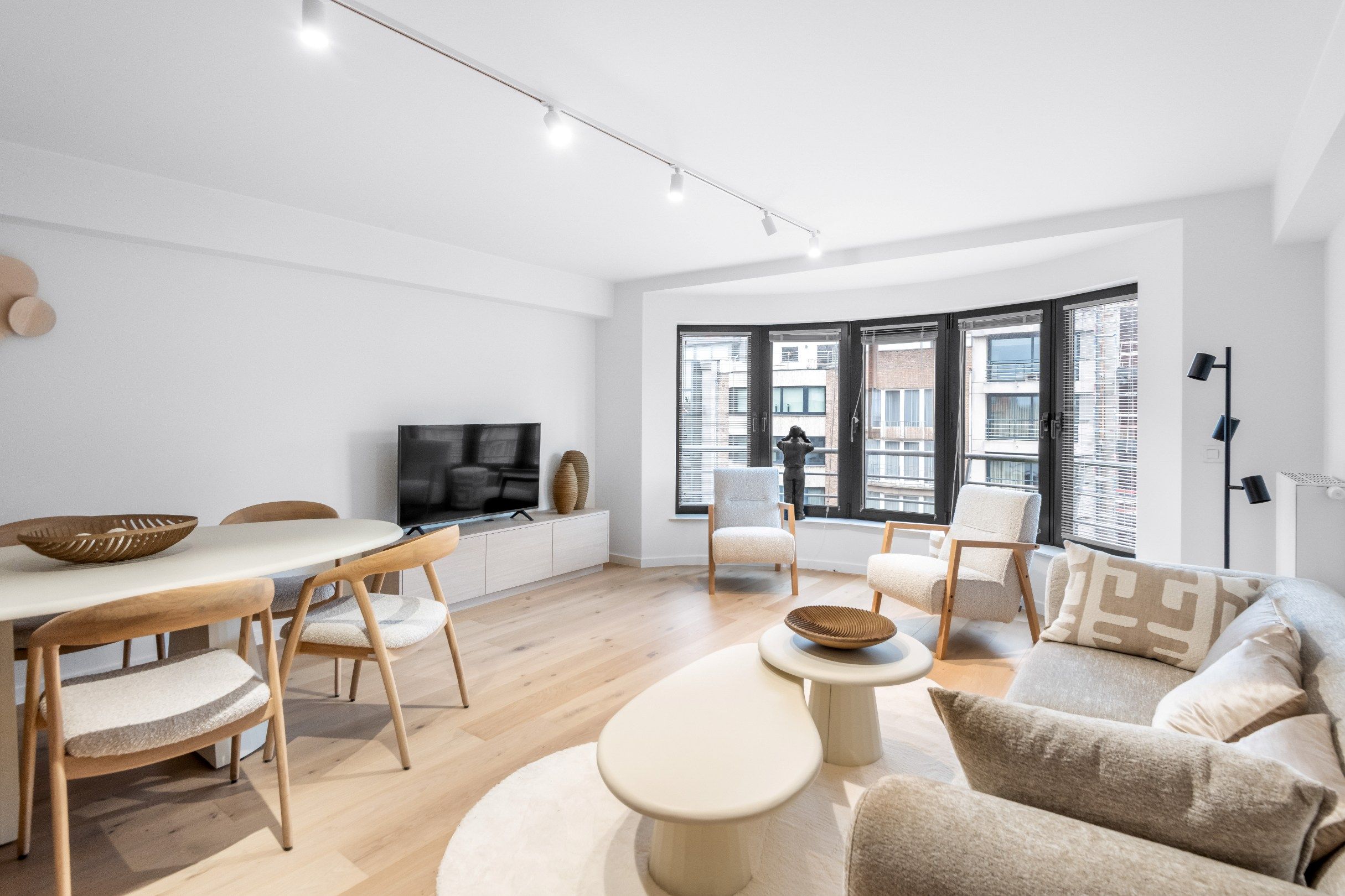 Instapklaar appartement met zuid-west oriëntatie gelegen in het centrum van Knokke. foto 4