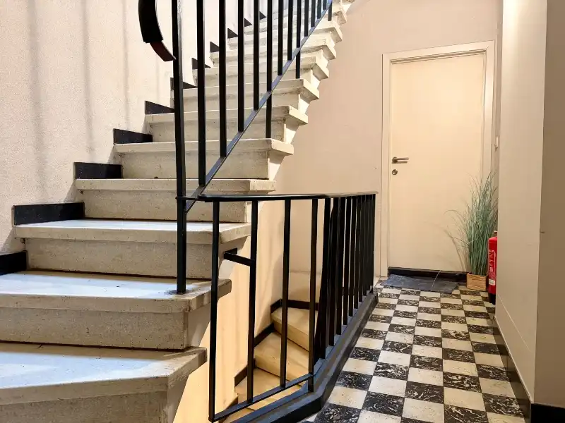 INSTAPKLAAR APPARTEMENT MET TWEE SLAAPKAMERS EN TERRAS foto 3