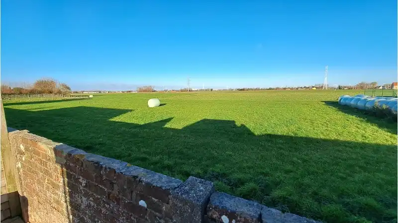 Ruime 3-slaapkamerwoning met GARAGE en TUIN te koop in Zuienkerke foto 16
