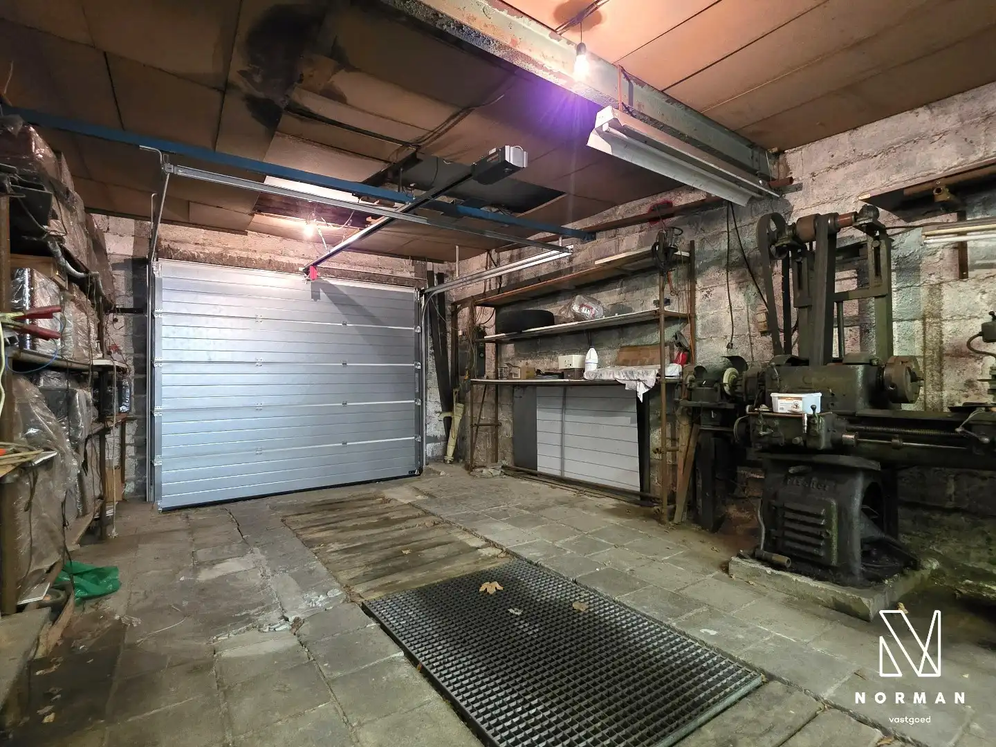 Centraal gelegen woning met grote garage/atelier met uitweg te Kuurne foto 18