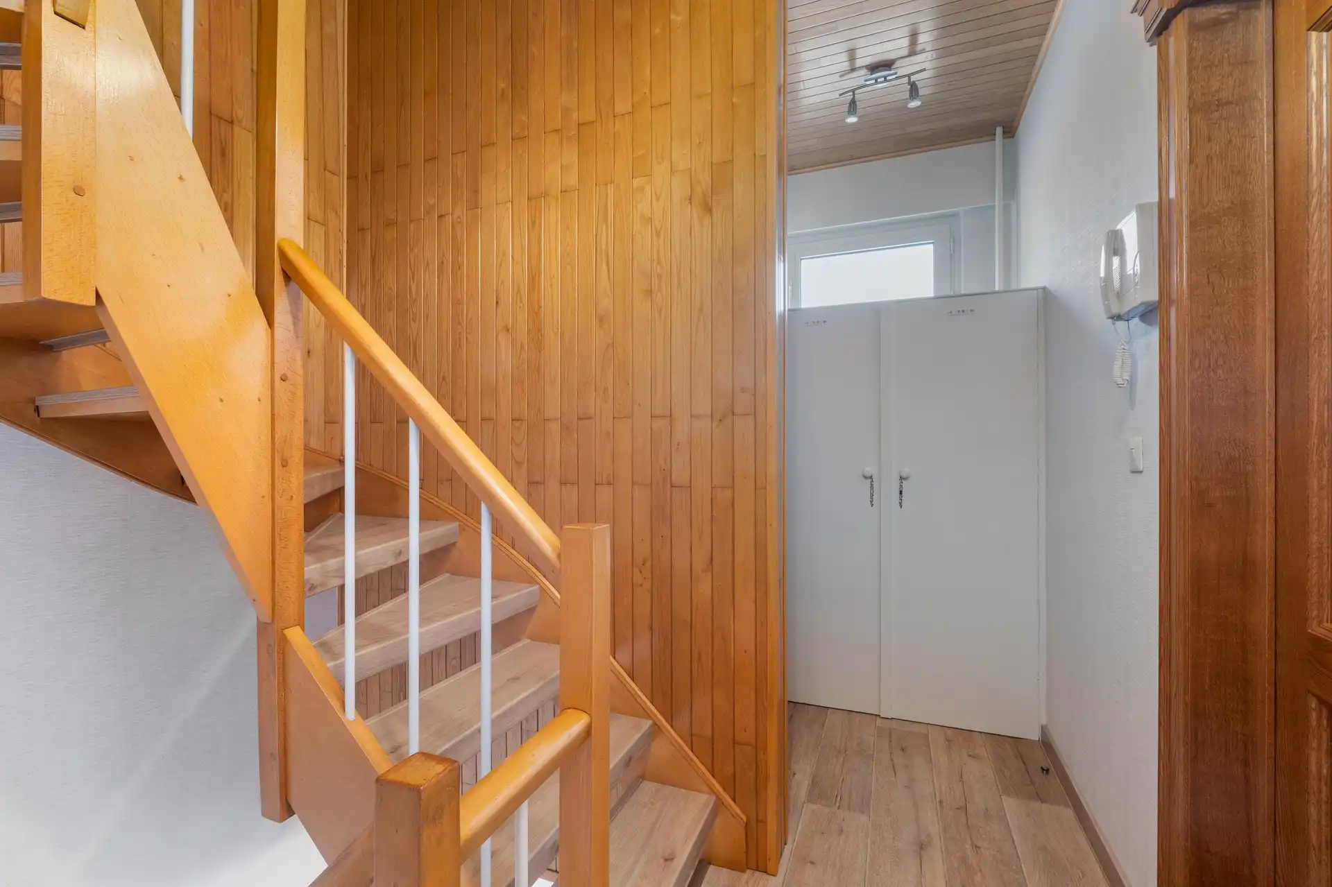Energiezuinige bel etage woning met 3 slaapkamers, zonnepanelen, batterij, airco en ZO tuin. foto 18