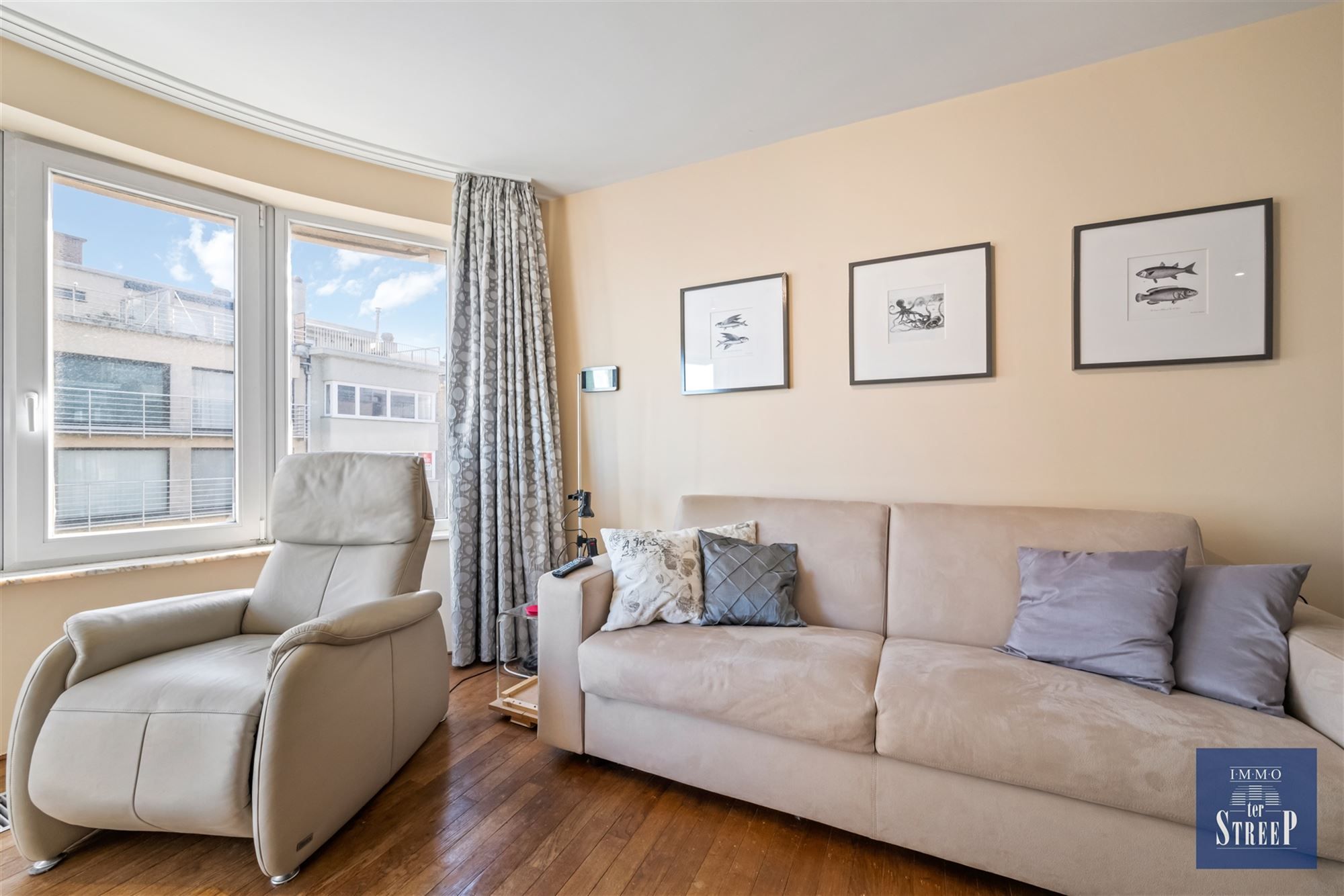 Studio met prachtig zijdelings zeezicht foto 7