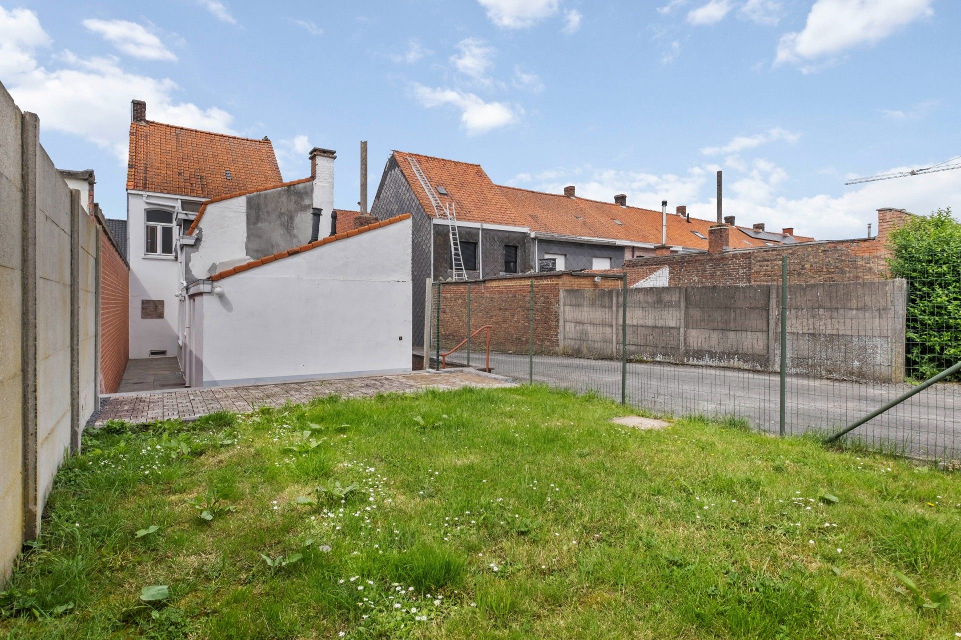 WONING MET 13 ACHTERLIGGENDE GARAGES! foto 15