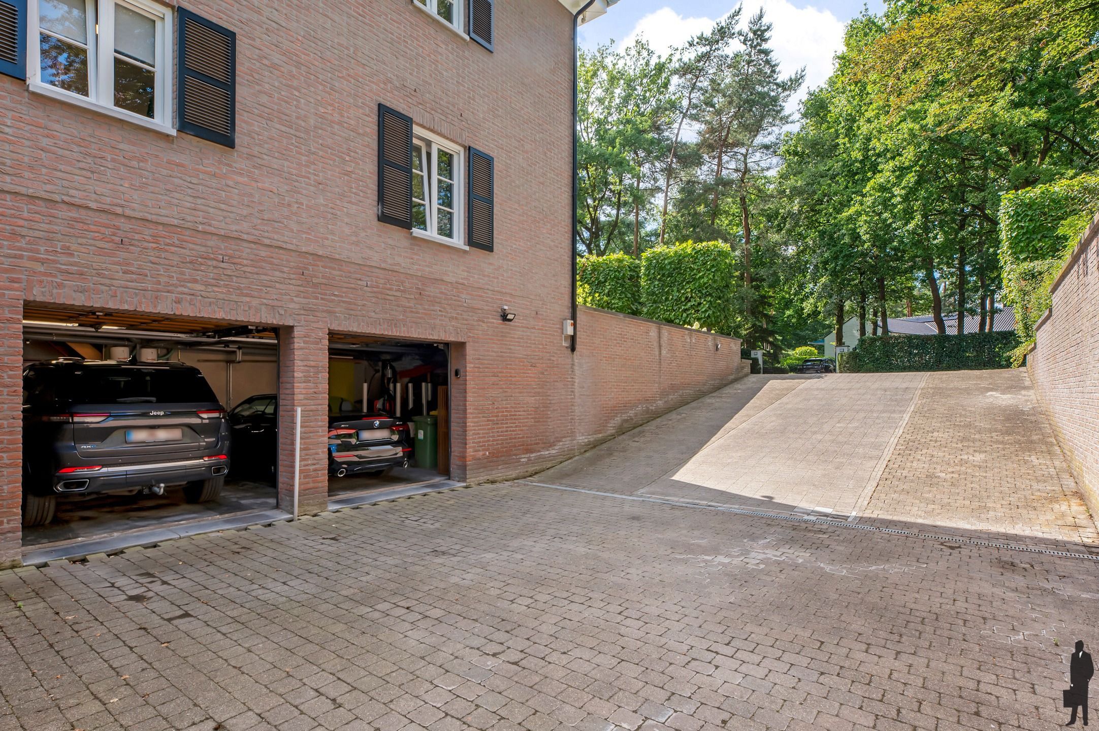 In de residentiële villawijk, De Meersebergen nabij Breda klassieke herenhuis op ca. 2135 m² met uitzicht op "Markdal". foto 42