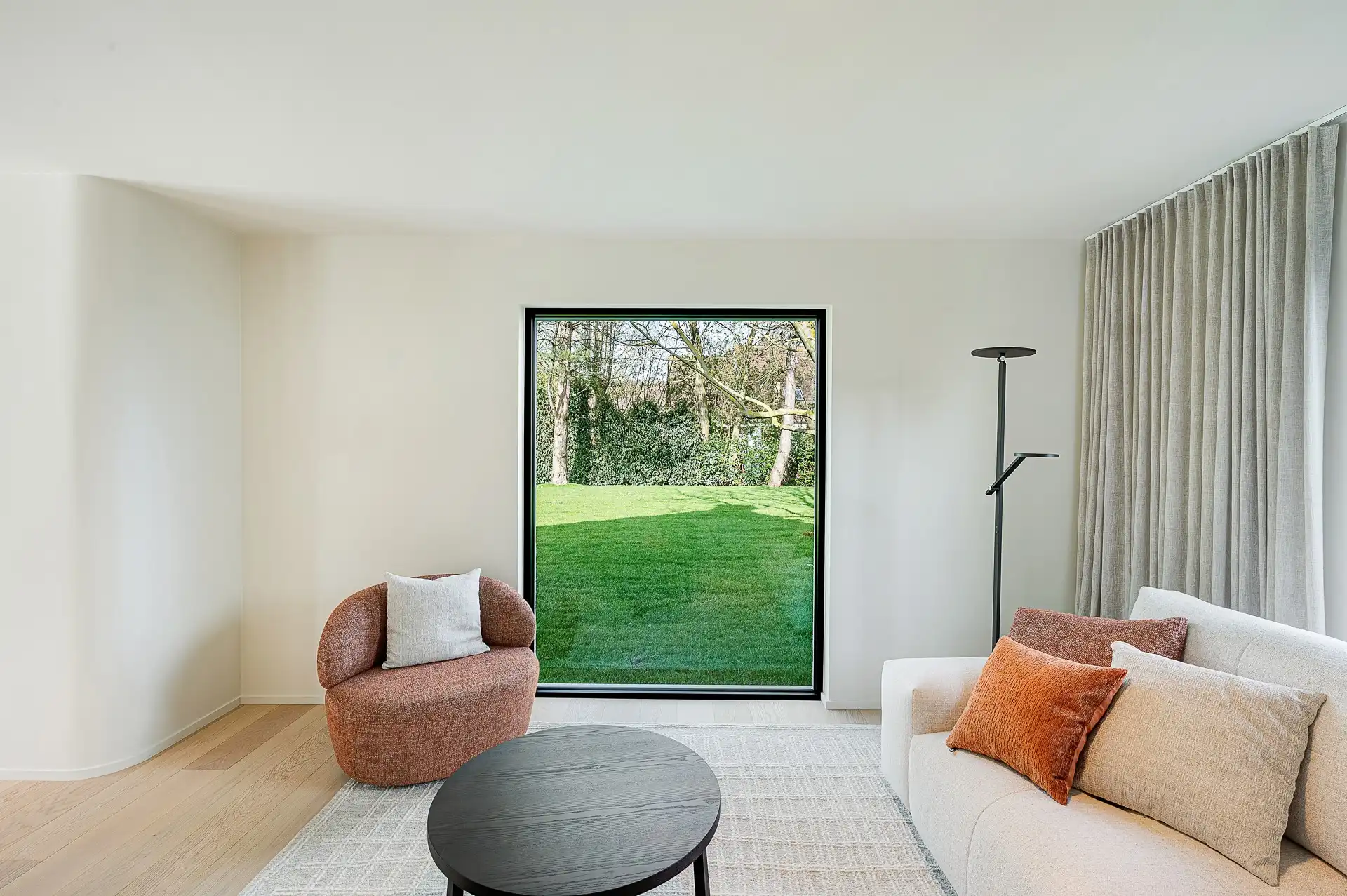 Smaakvol afgewerkte villa in Maaiken met ruime tuin foto 7