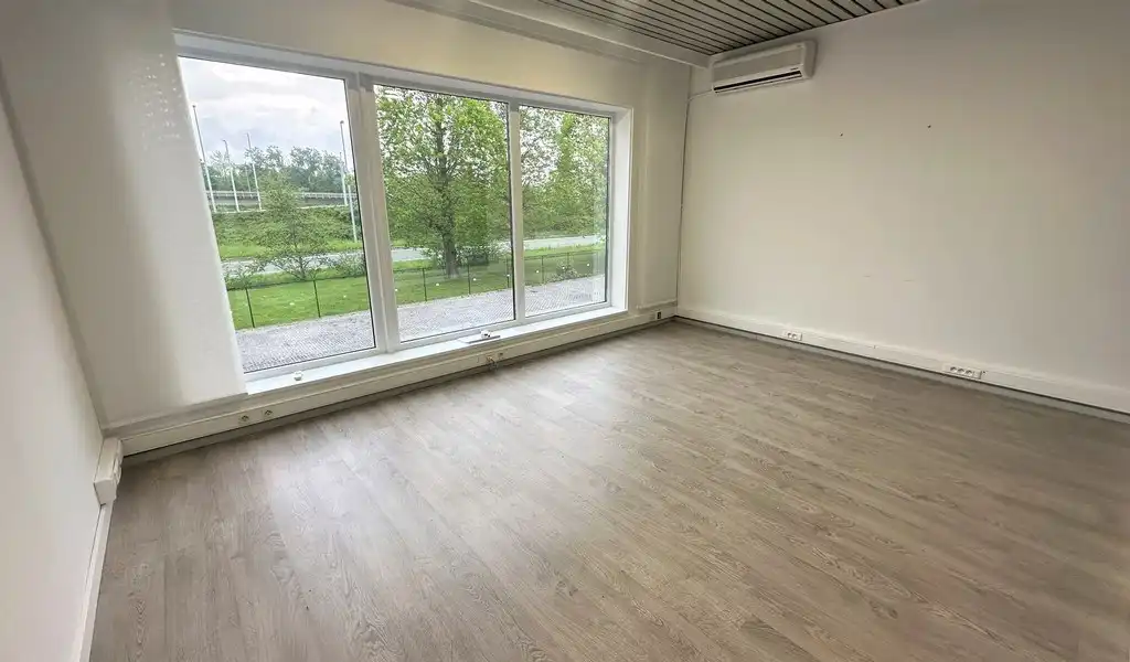 Kantoren te koop in opbrengsteigendom aan klaverblad in Gent foto 15