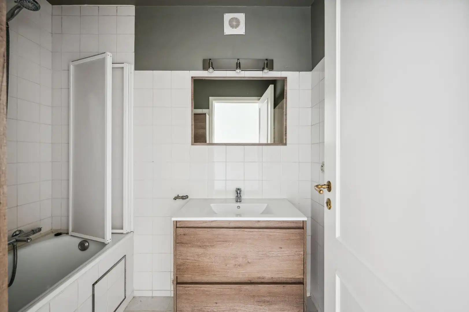 Centraal gelegen appartement met 2 slaapkamers, terras en kelder foto 15