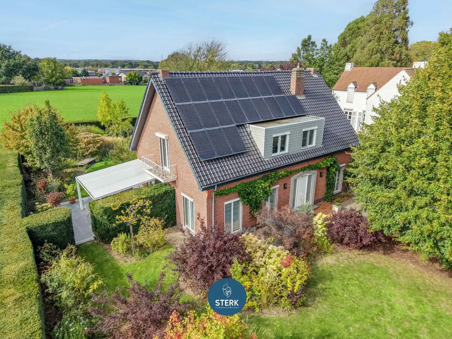 INSTAPKLARE VILLA MET EPC B OP ROYAAL PERCEEL VAN 12A 50CA NABIJ MAASTRICHT !  foto {{pictureIndex}}