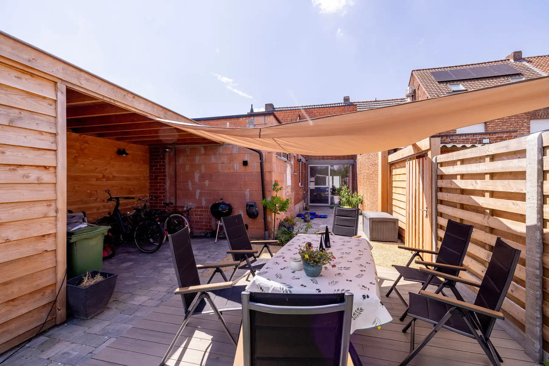 Gerenoveerde, energiezuinige woning met 3 slpks en tuin foto 19