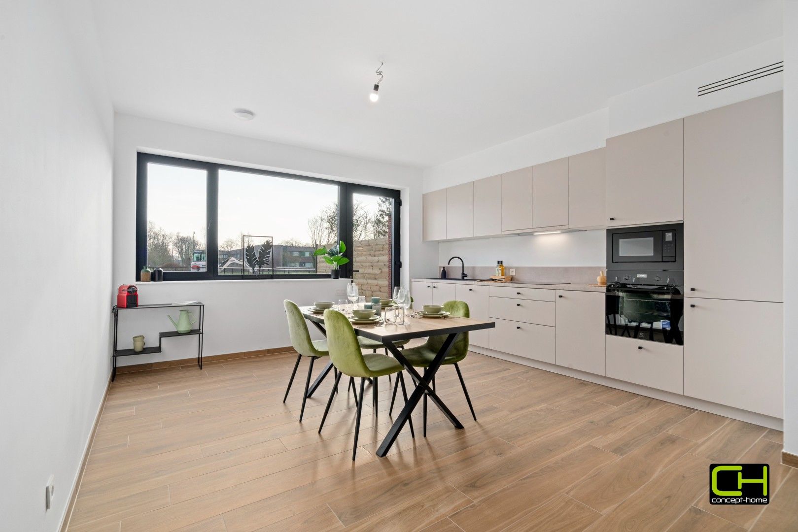 Duurzame en comfortabele woning met tuin en private parkeerplaats foto {{pictureIndex}}