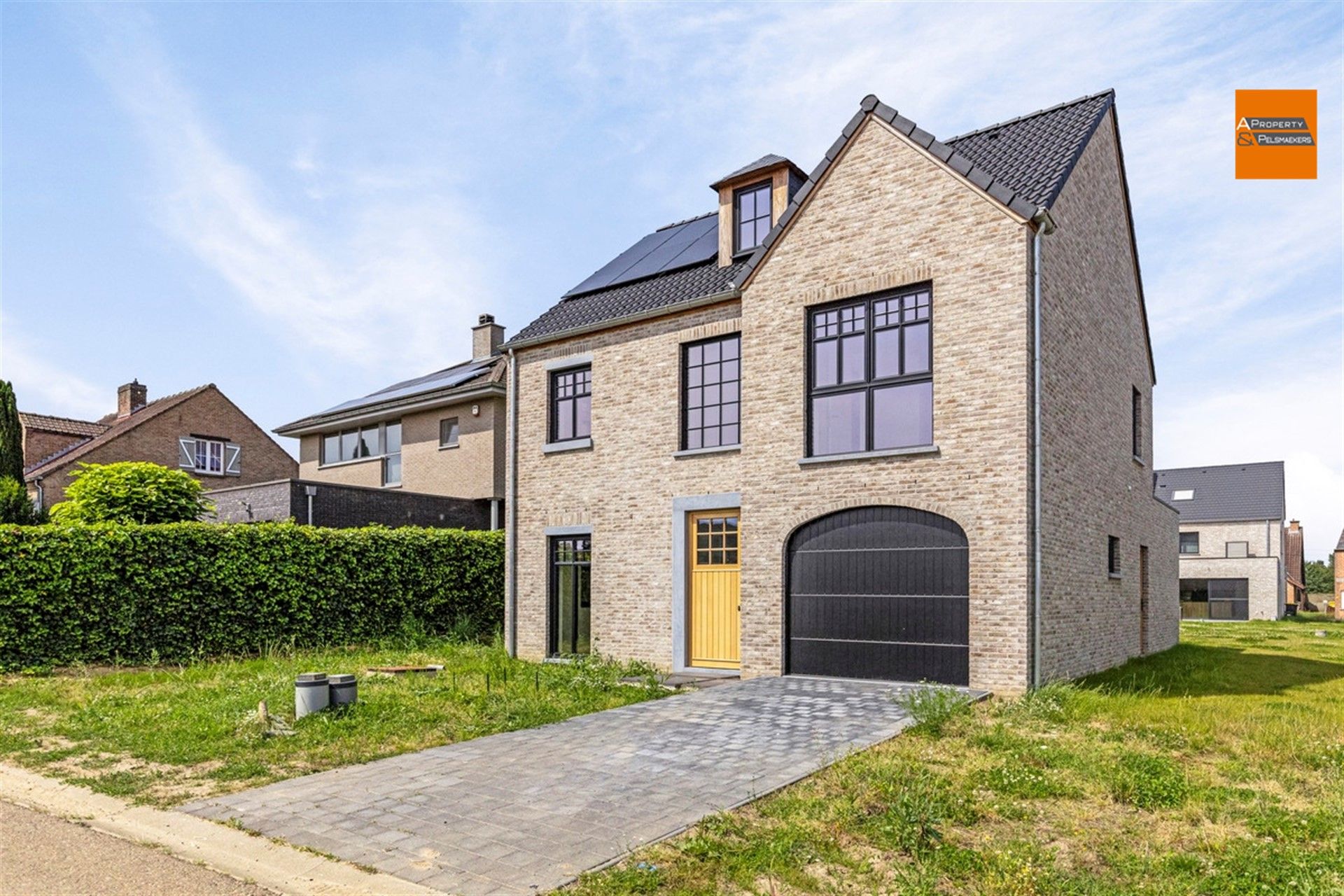 Prachtige nieuwbouw villa 4 slpk met zicht op de velden foto 1