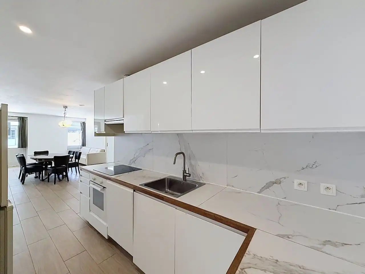 Buitengewoon ruim gelijkvloers appartement met 3 slaapkamers en hobbyruimte foto 10