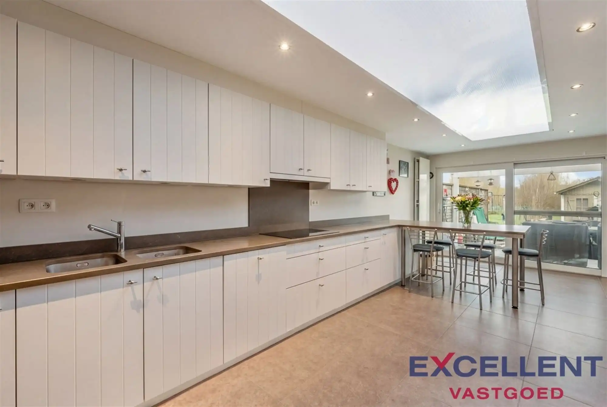 Karaktervolle ruime woning met tuin in Ronse foto 4