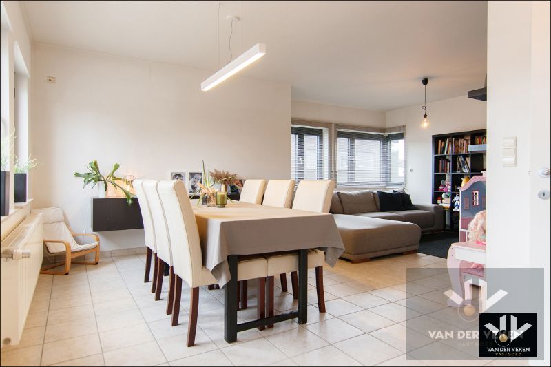 TWEEWOONST MET PAARDENSTALLEN EN WEILAND OP RUIM PERCEEL 37A21CA IN LANDELIJKE OMGEVING foto 38