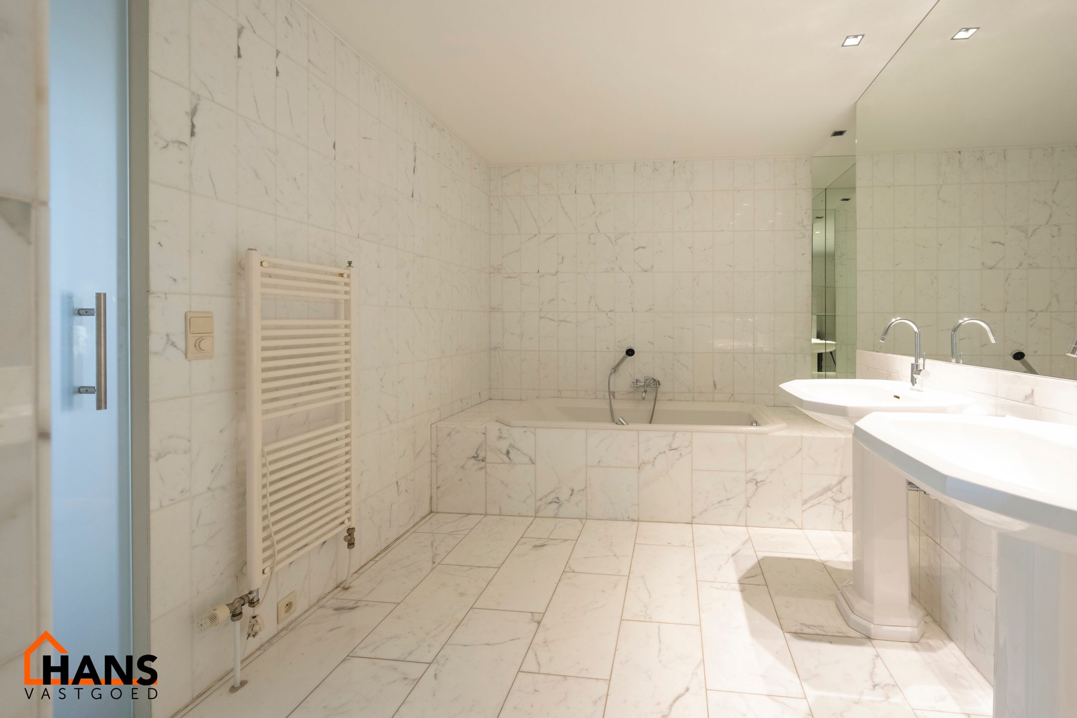 Luxueus appartement in een historisch gebouw in hartje Antwerpen. foto 15