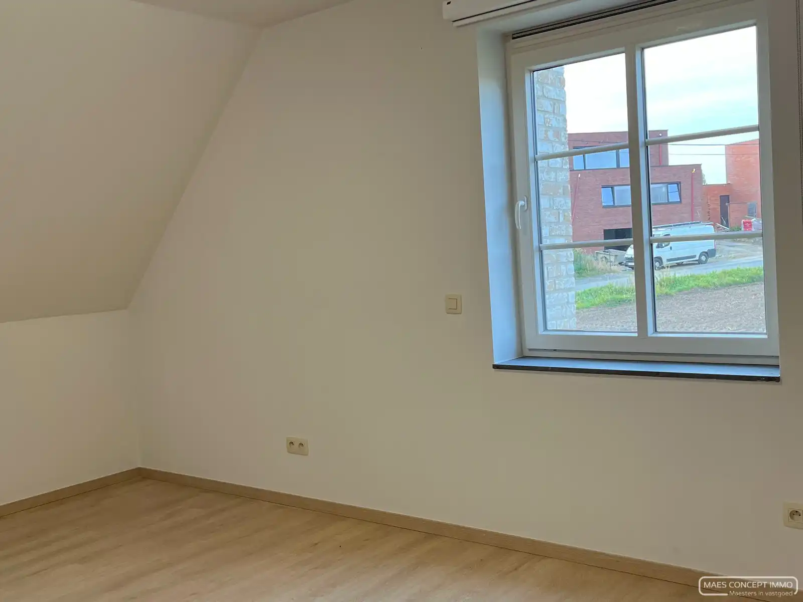 Ruime nieuwbouwwoning  te huur in Anzegem met tuin en garage foto 10