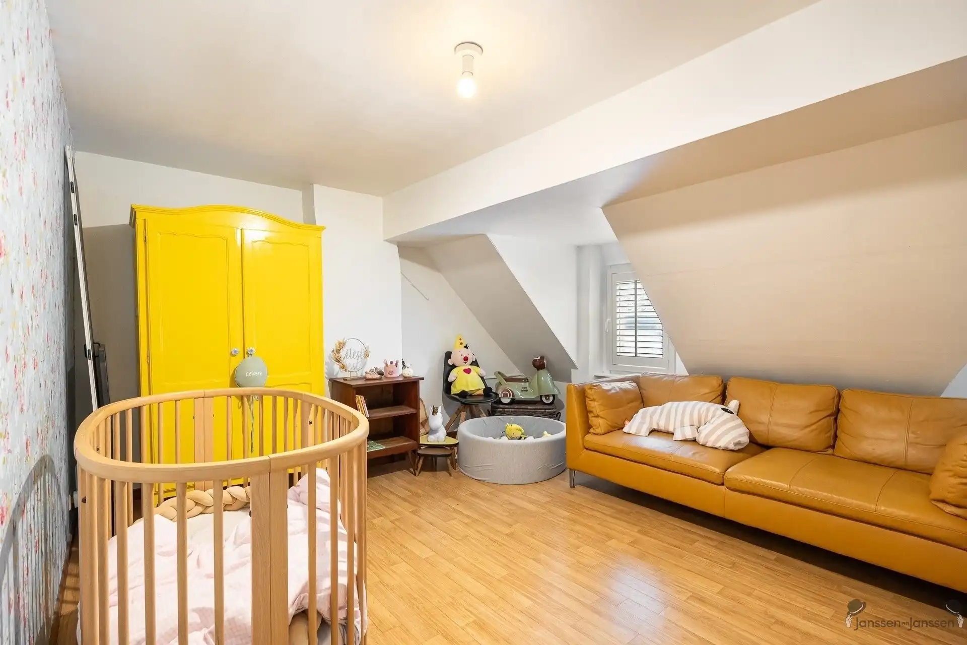 Topwoning met 4 slpks,zonnepanelen en EPC B foto 15