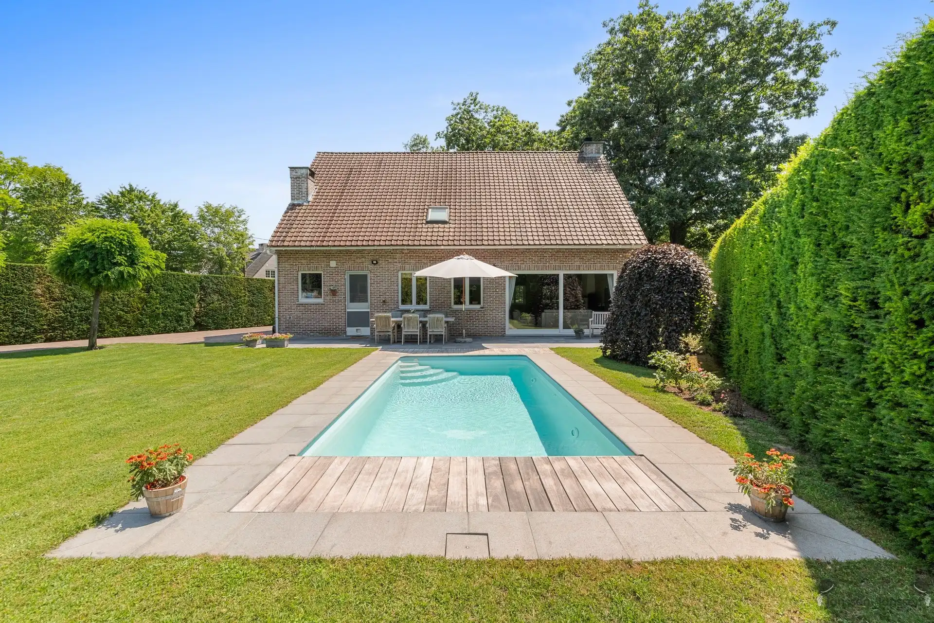 instapklare villa met zwembad foto 17
