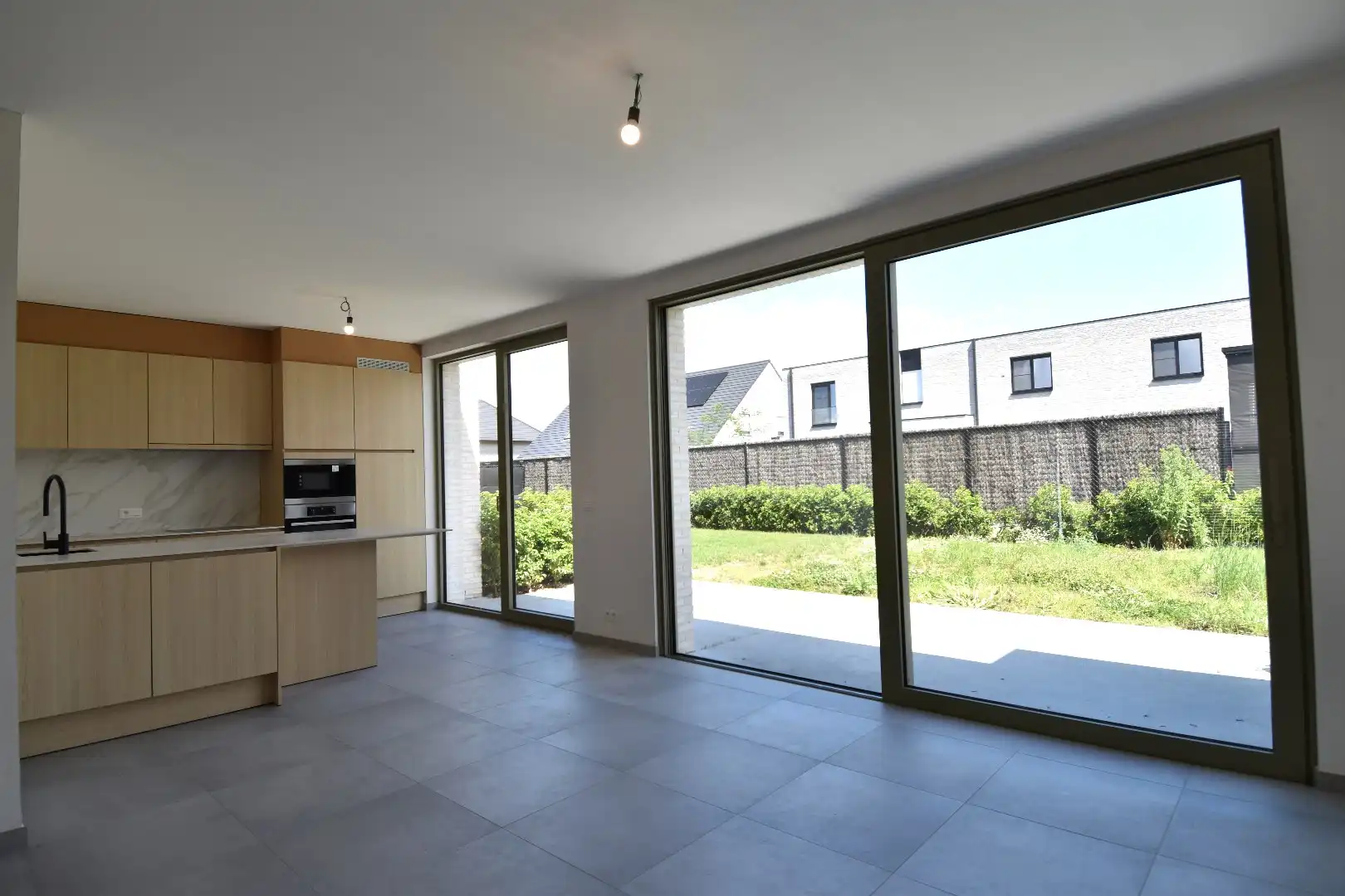 Nieuwbouwwoning (instapklaar!) met 3 slaapkamers, garage en zonnige tuin te koop nabij Bergelen te Gullegem foto 6
