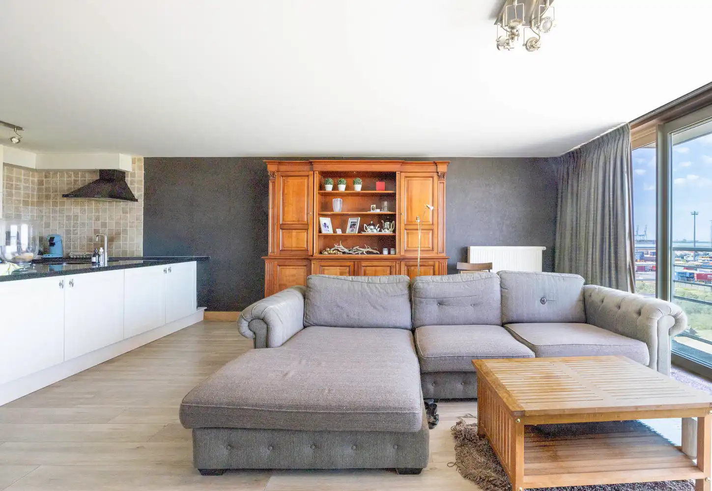Ruim appartement met prachtig zeezicht foto 3