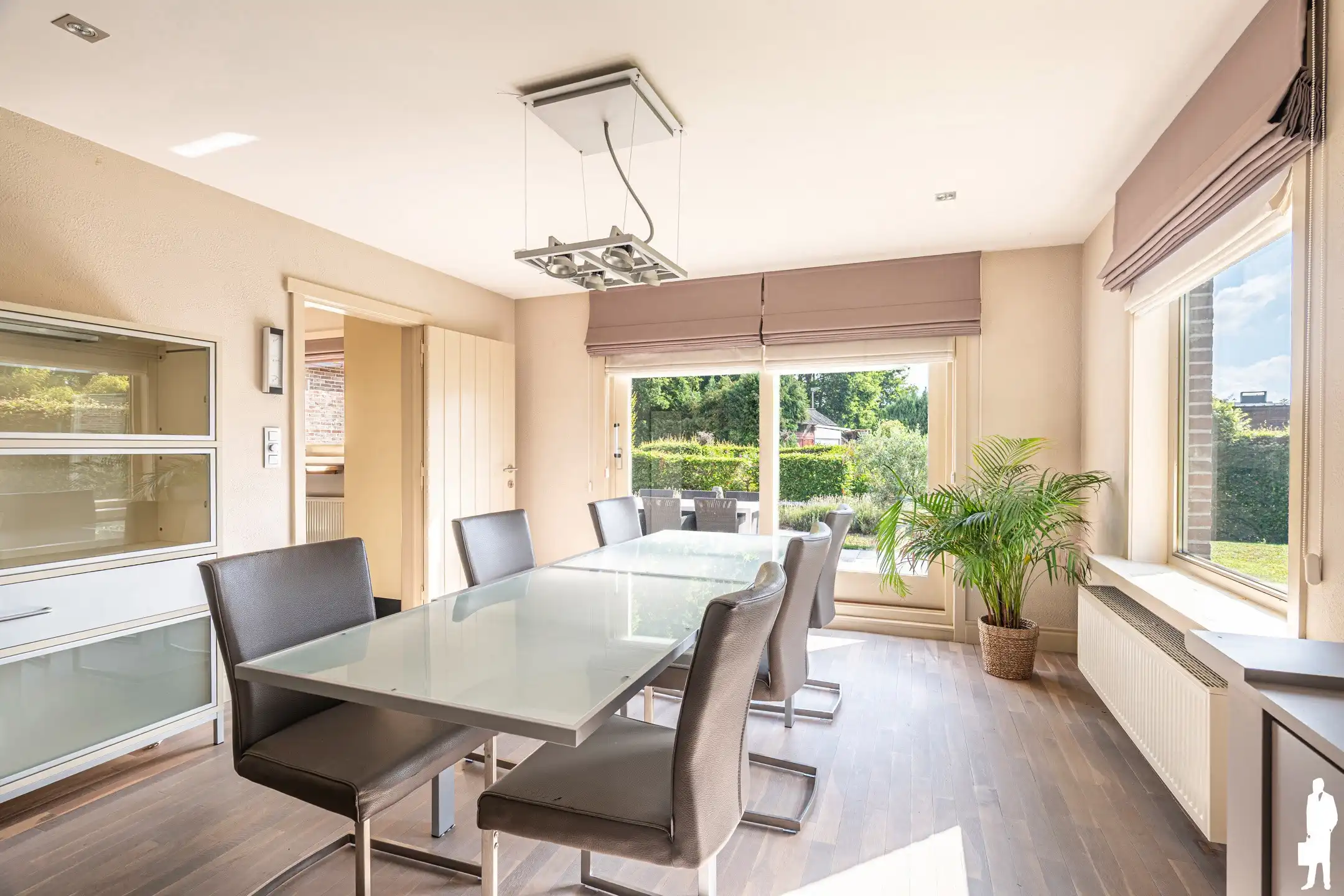 Ruime woning met 5 slpk. op ca. 16 are; uniek, groen gelegen foto 6
