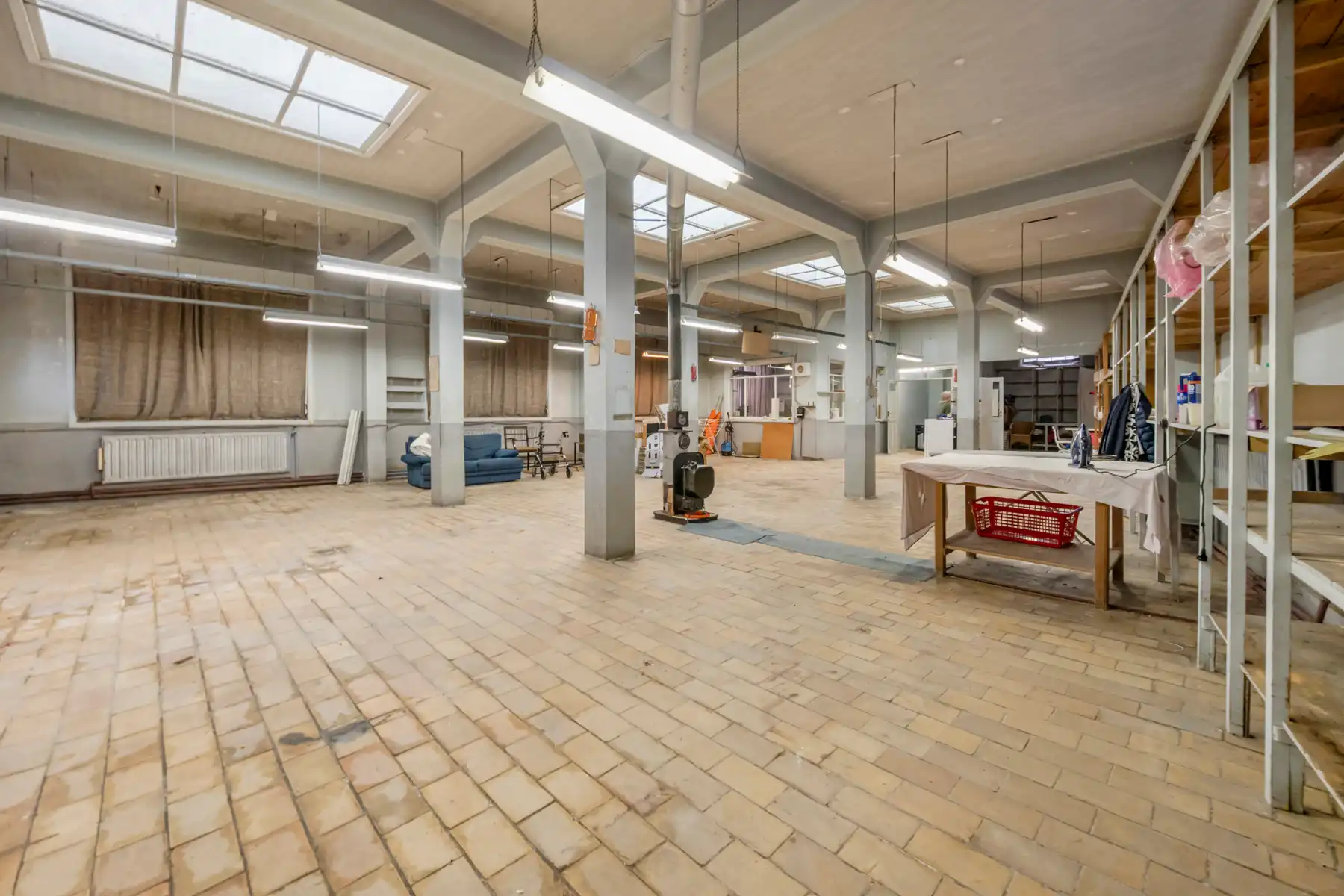 Imposante herenwoning + commerciële ruimte hartje Overmere foto 33