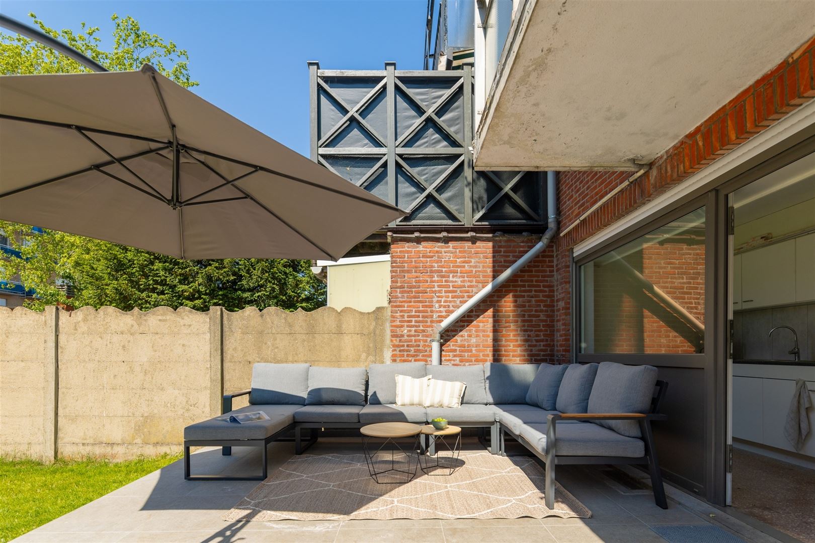 Twee ruime appartementen of één royale gezinswoning op centrale locatie foto 21