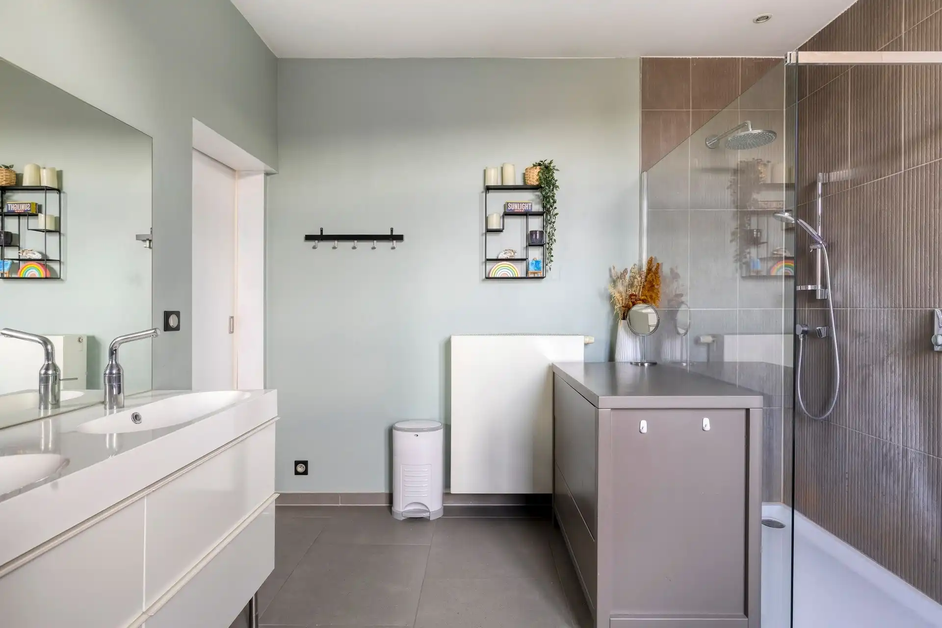 Instapklare en energiezuinige eengezinswoning met 3 slaapkamers, zuid-west tuin en mog. tot garage.  foto 21