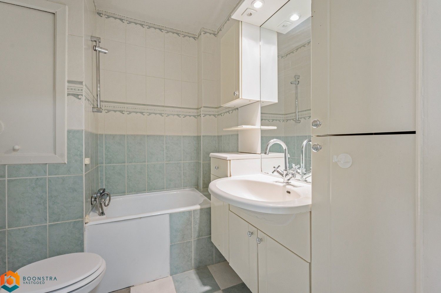 Lichtrijke studio met terras te Mechelen foto 8