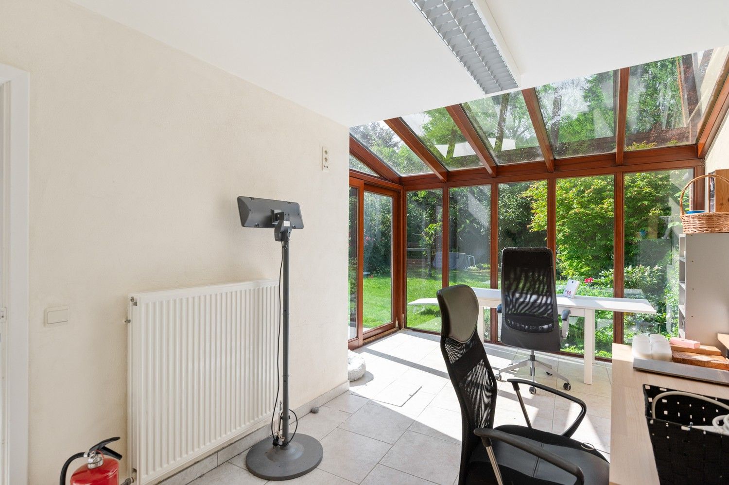 Gezellige woning met 3 slaapkamers, veranda en tuin te koop in top buurt te Ekeren! foto 11