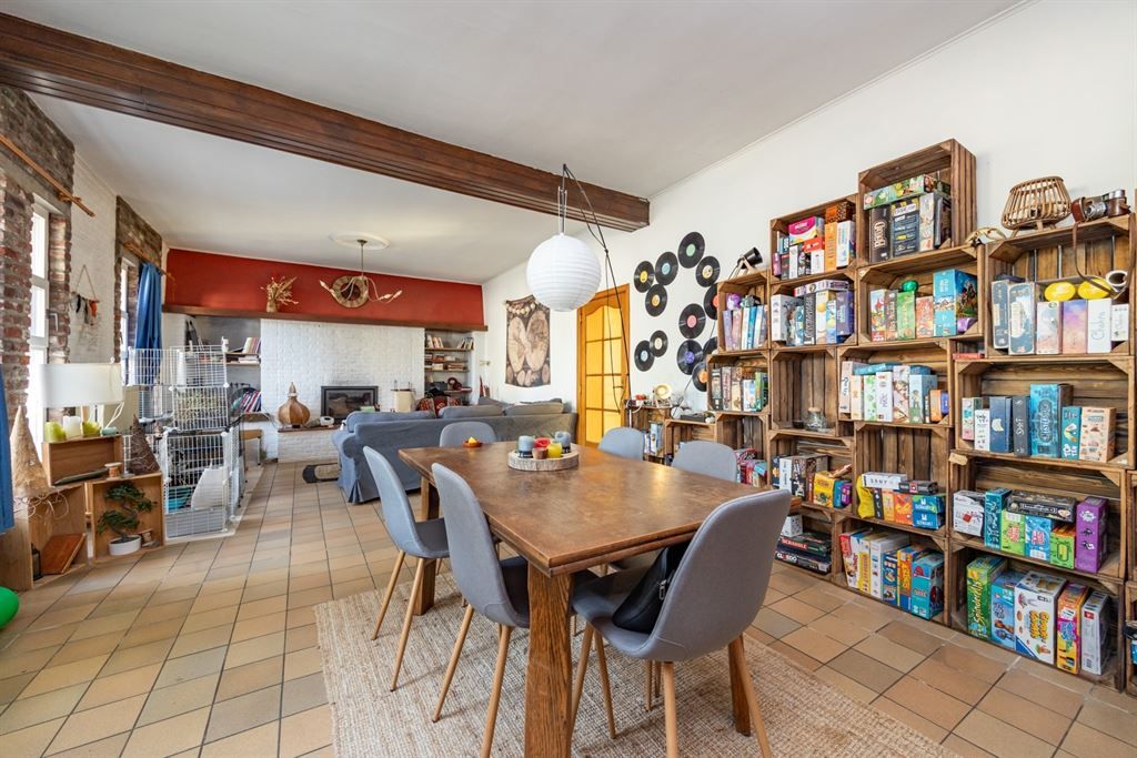 Ruime op te frissen woning met groene tuin! foto 5