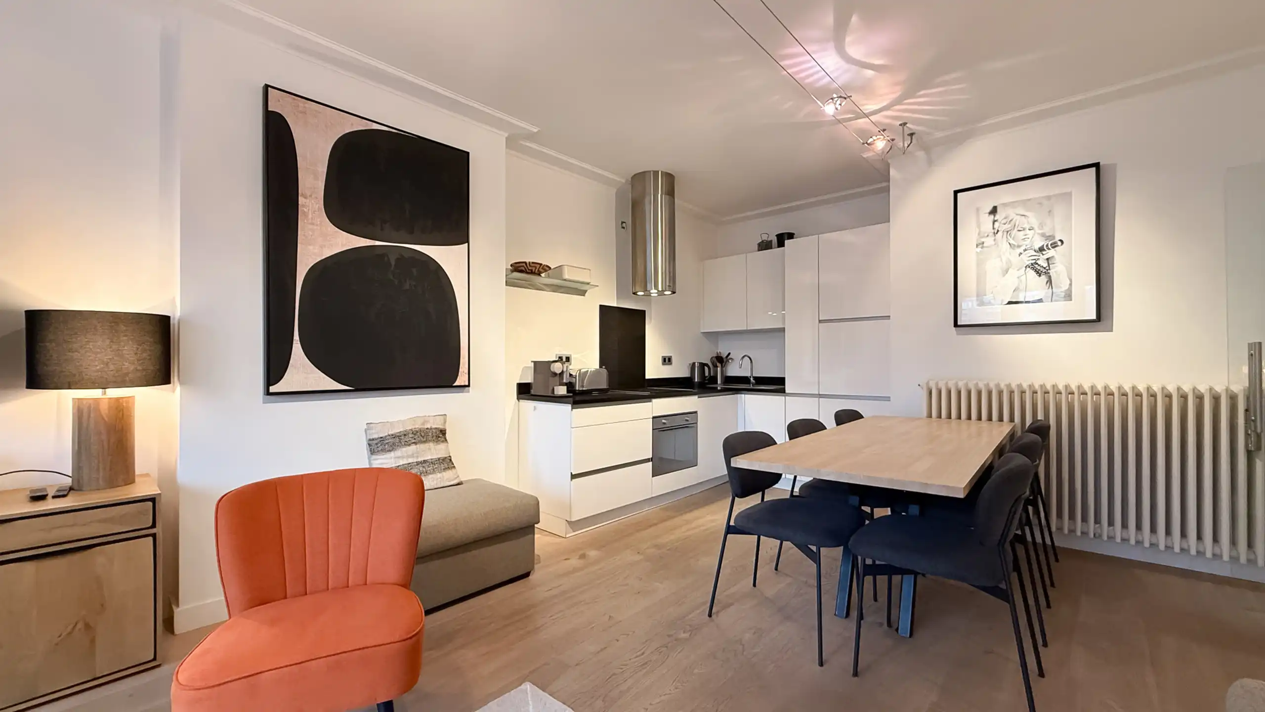 Zonnig appartement met open uitzicht op de Heilig Hartkerk foto 11