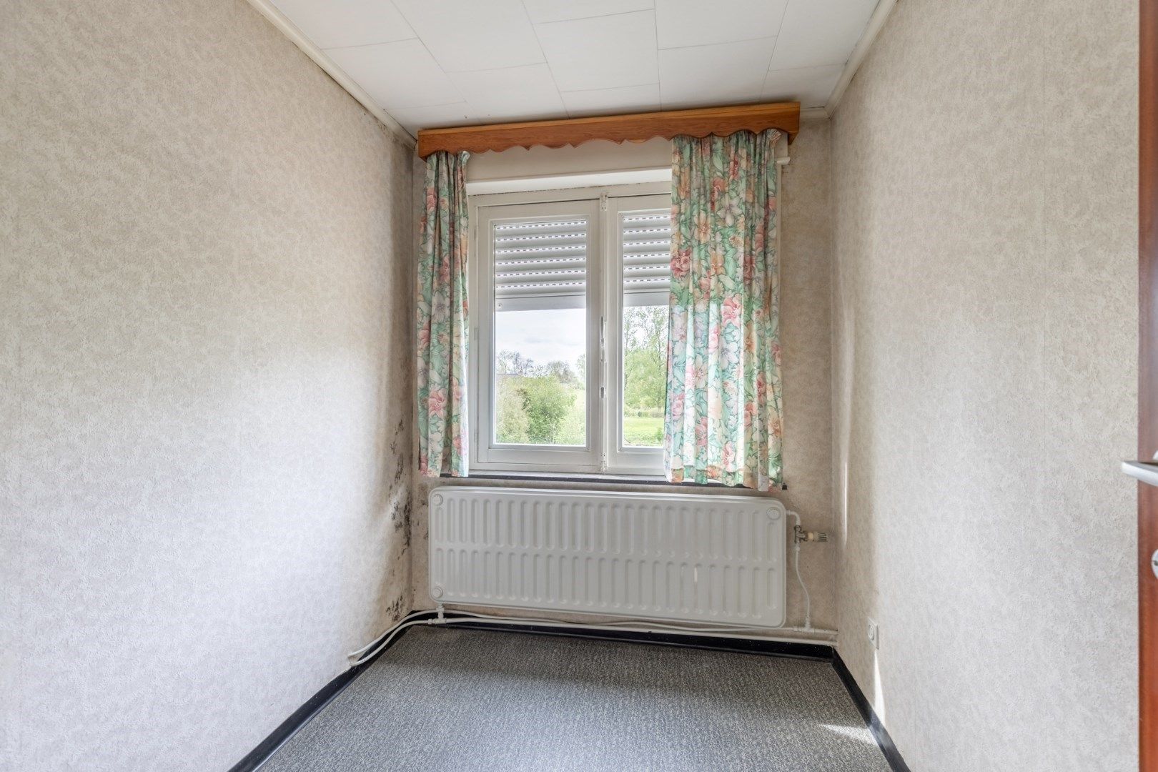 Ruime woning met 4 slaapkamers, garage en diepe tuin met inrit foto 16