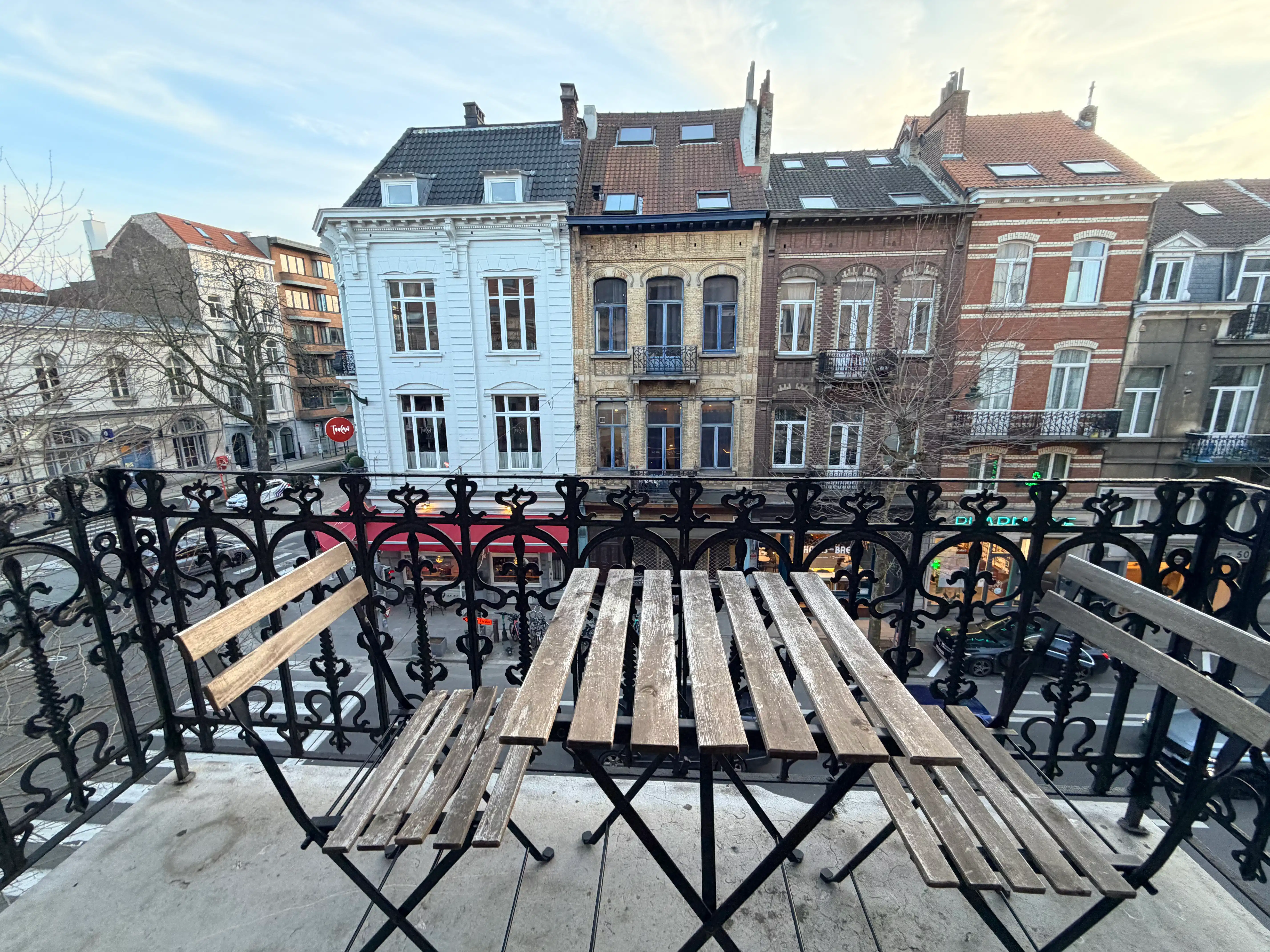 --- NOUVEAU --- Charmant appartement meublé avec deux balcons au cœur du quartier du Châtelain foto 4