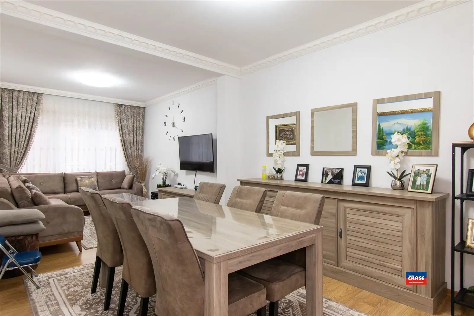 Instapklare rijwoning met vier slaapkamers en twee badkamers foto 4